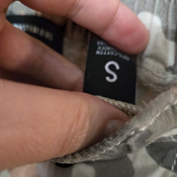 Almost Famous Cargo Jeans - Picture 8 of 8